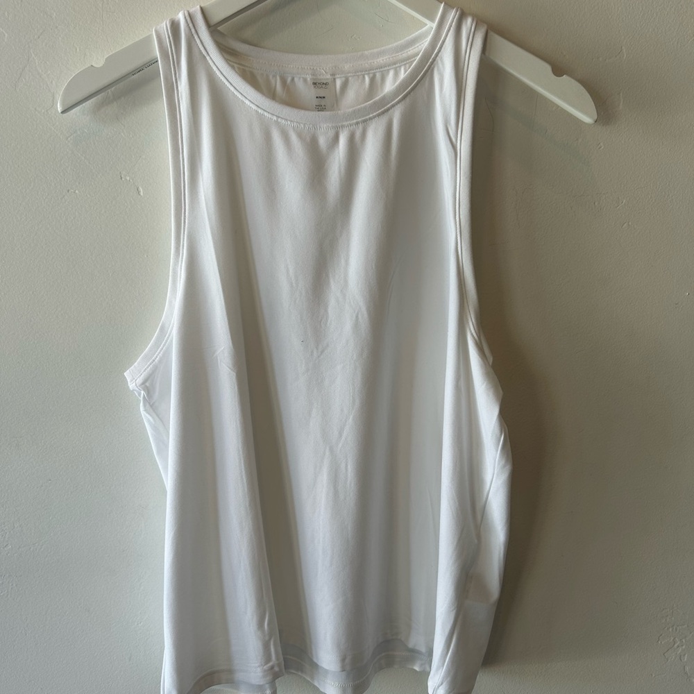 Beyond Yoga rebalance White Tank Top, size large, NWT